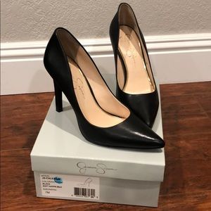 Jessica Simpson pumps